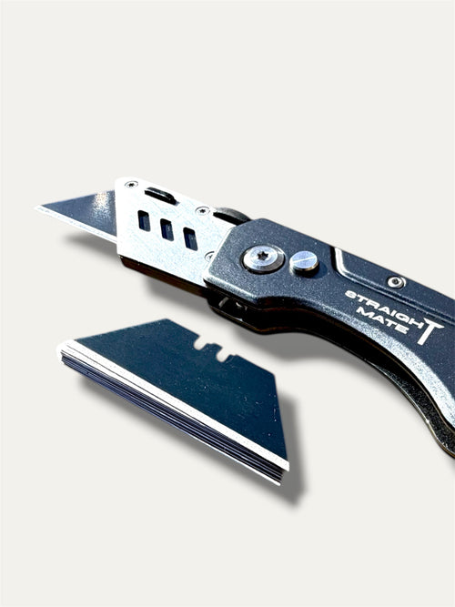 Straight Mate Knife with 10x Black Blades
