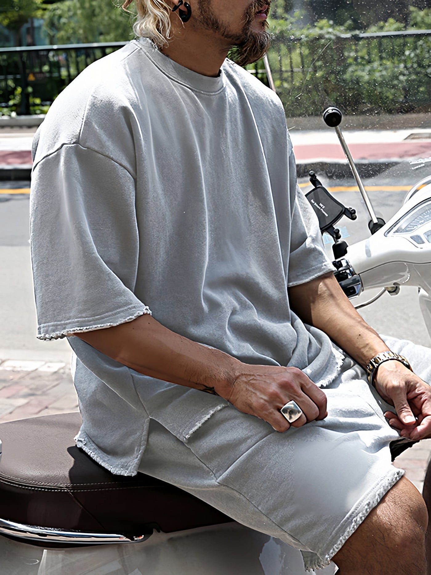 Raw hem detailing on men's cotton sports set